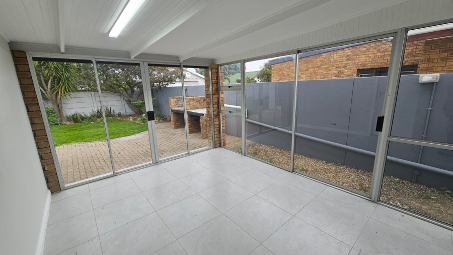 3 Bedroom Property for Sale in Dobson Western Cape